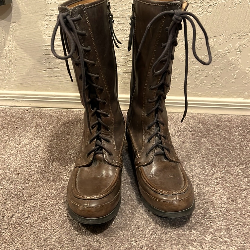 Fossil boots